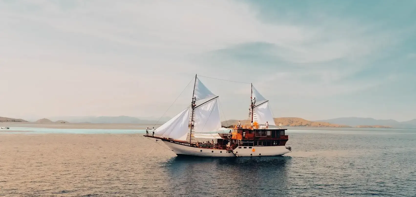 Pinta Liveaboard Exterior