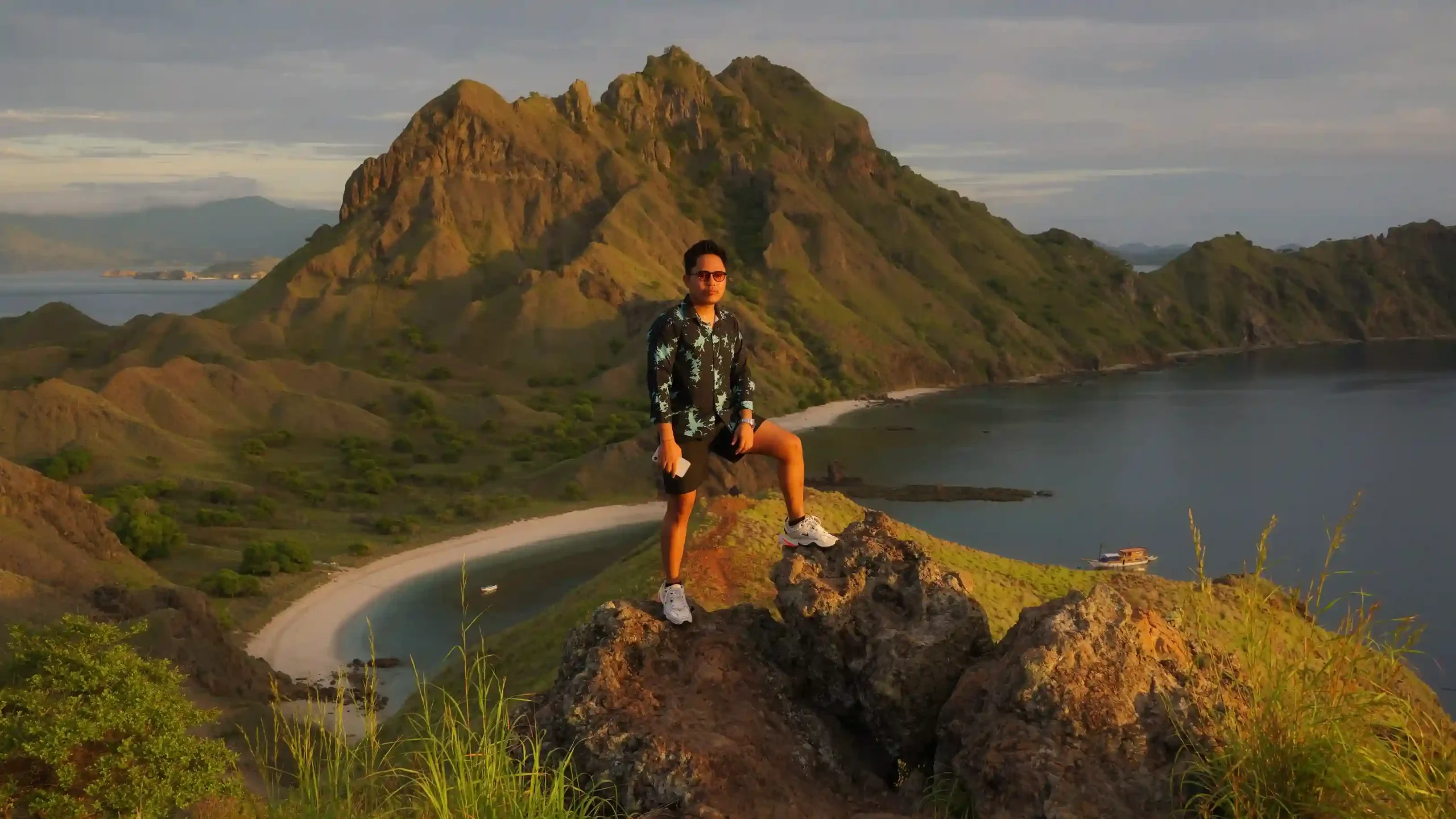 Best Time to Visit Komodo Island: Your Guide for Sailing, Wildlife & Diving Adventures
