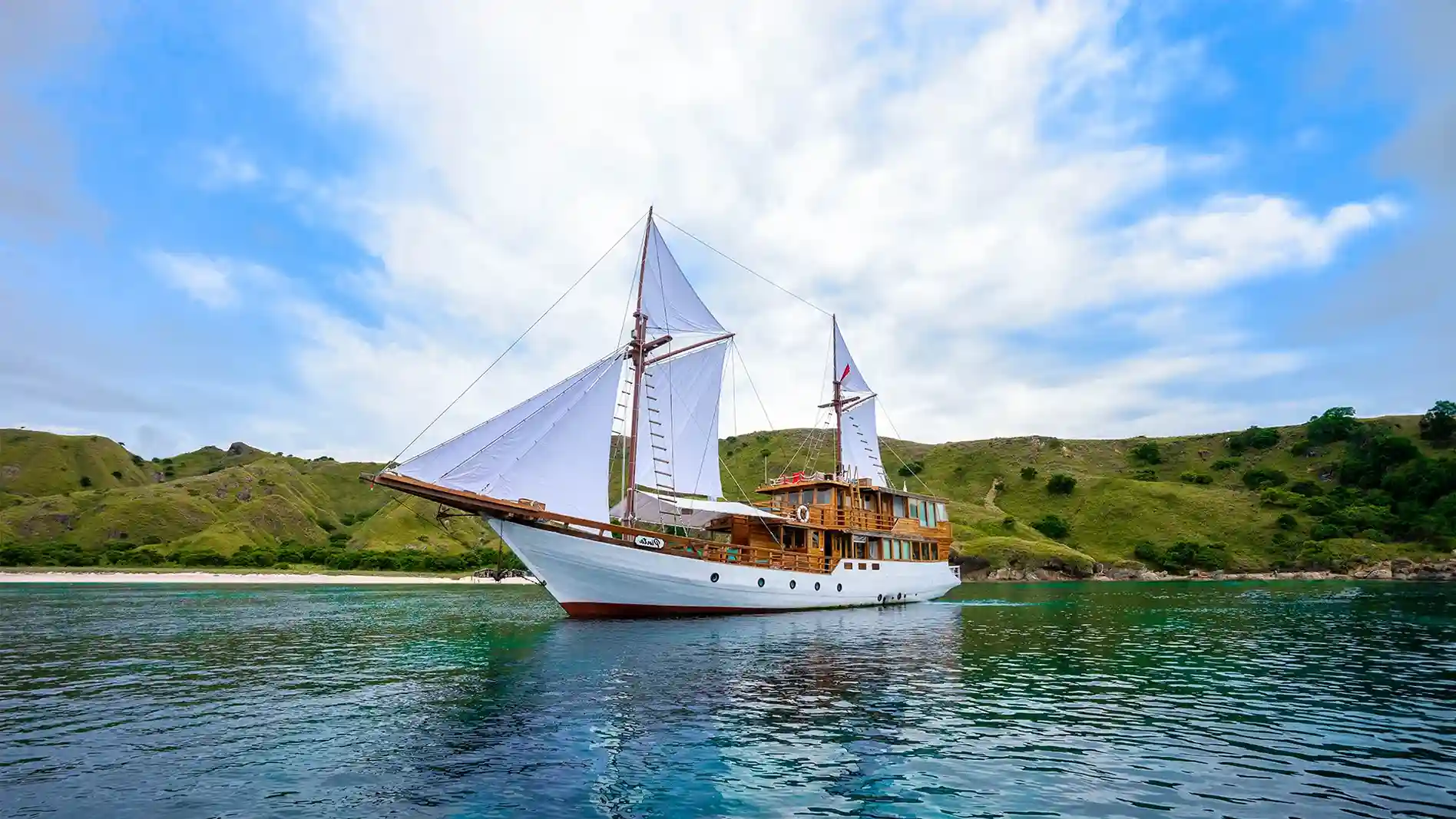 Affordable Luxury Pinta Liveaboard Komodo 7-Night Diving Itinerary