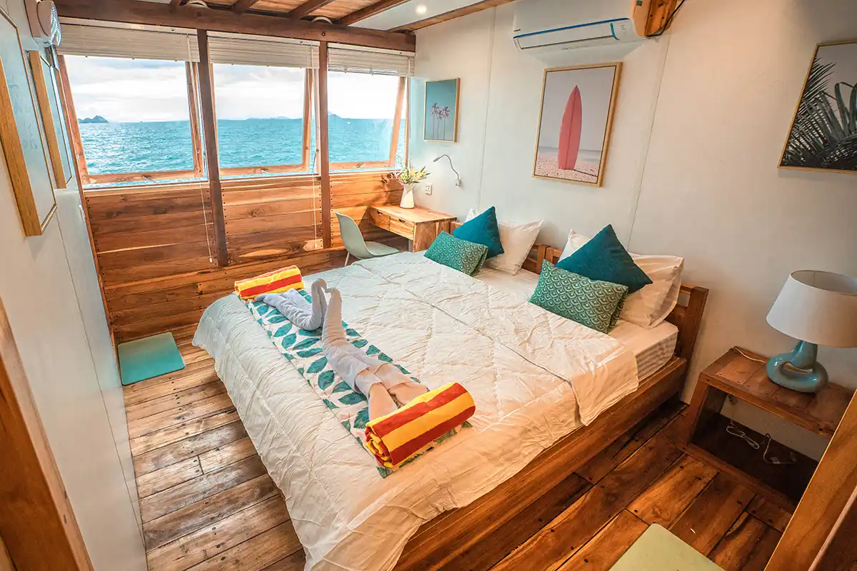Affordable Luxury Pinta Liveaboard Komodo Diving Cruise Instagram-Ready Design