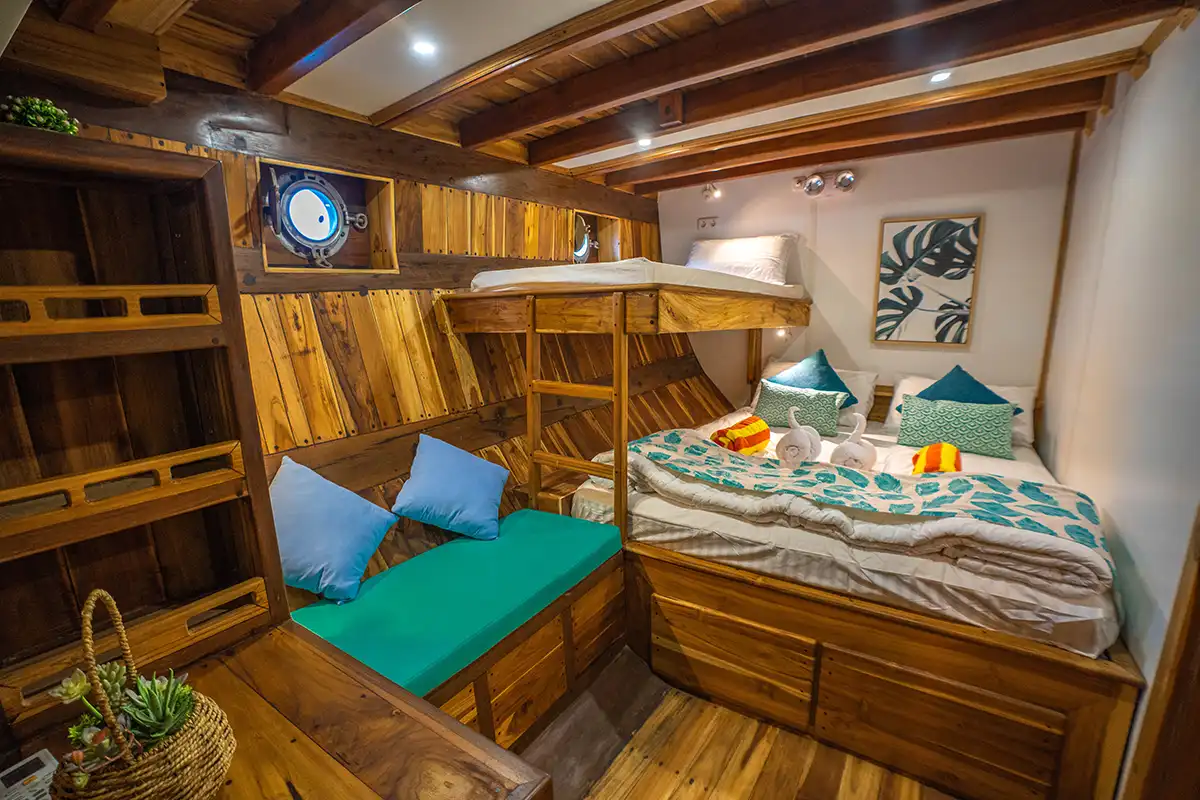 Pinta Liveaboard Komodo Diving Cruise 13 Adult Capacity Phinisi Boat