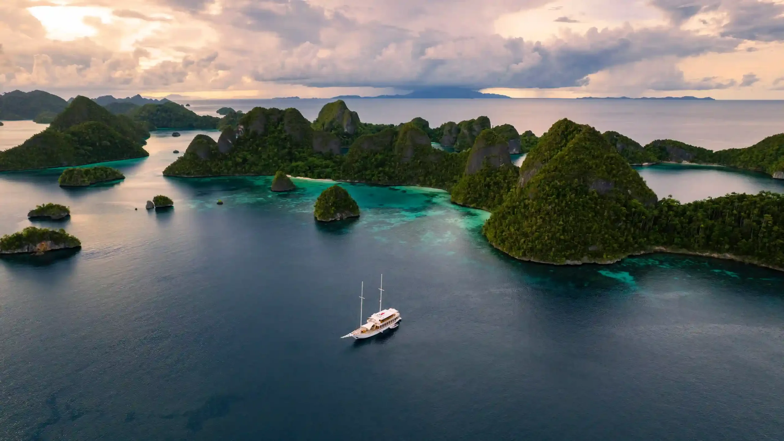 Raja Ampat Honeymoon Charters: An Intimate Exploration for Couples