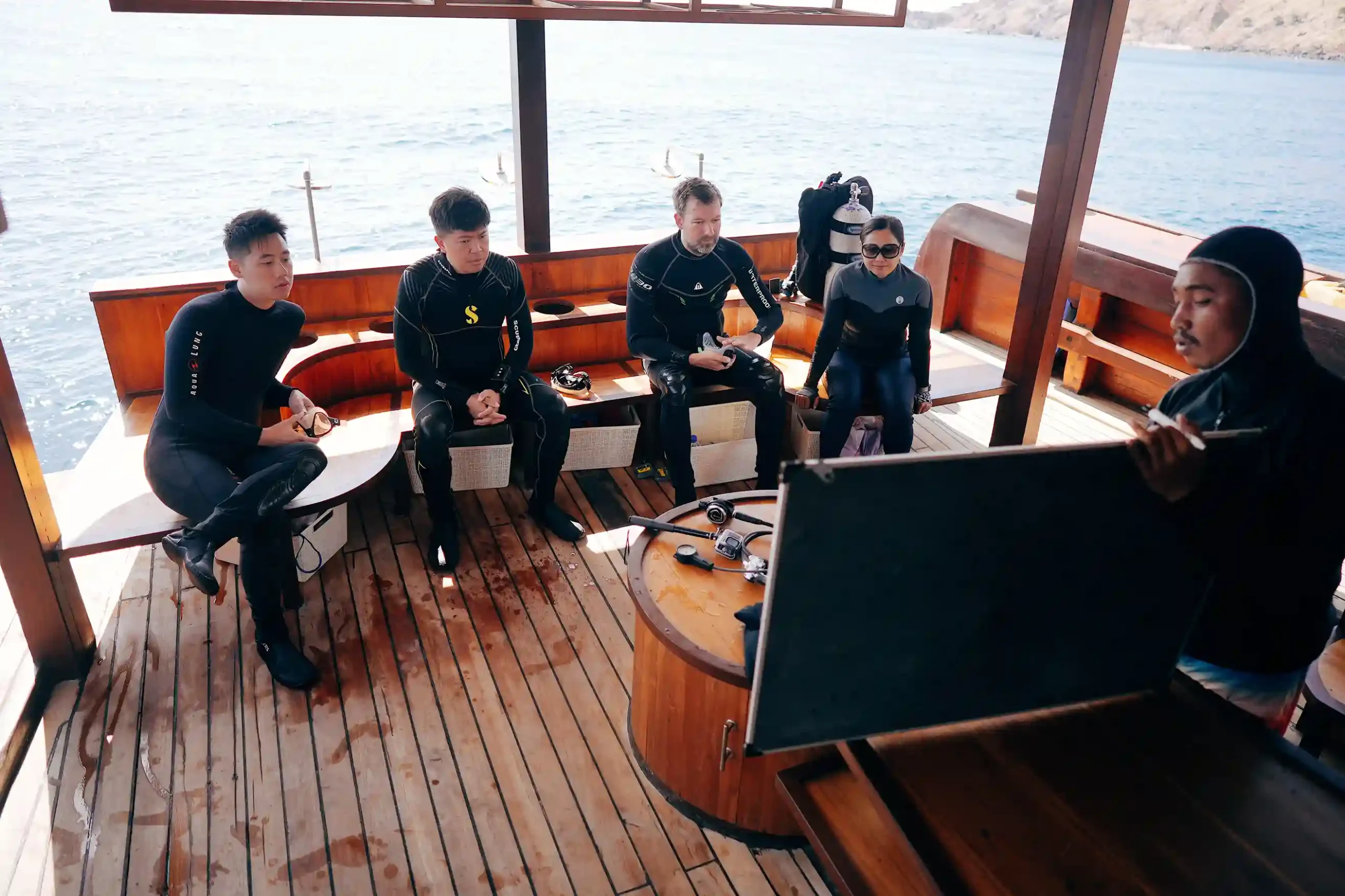 How Many Dives a Day Do You Actually Get on a Komodo Liveaboard?